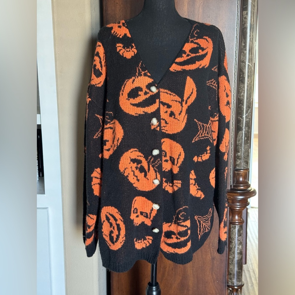 Black Pumpkin‎ Print Button Cardigan size XXL